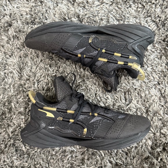 Puma Women's Ultra Triller Cross Trainer in Jacquard Black-Metallic Gold, 7 - Picture 2 of 7